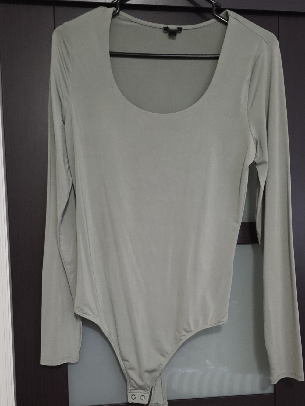 Express Sage Green Long-Sleeve Scoop Neck Bodysuit